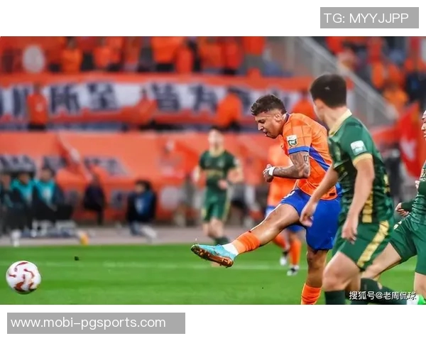 19岁年轻球员海文自信掌控三中卫核心位置展现出色表现