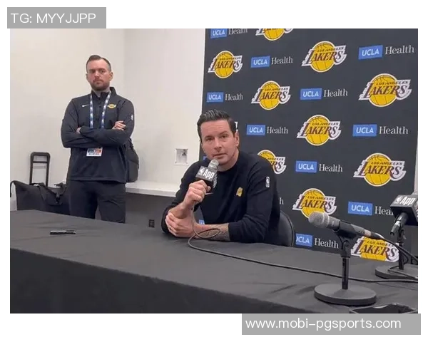 雷迪克谈拉拉维亚成长之路强调05秒接球投篮策略与全面表现